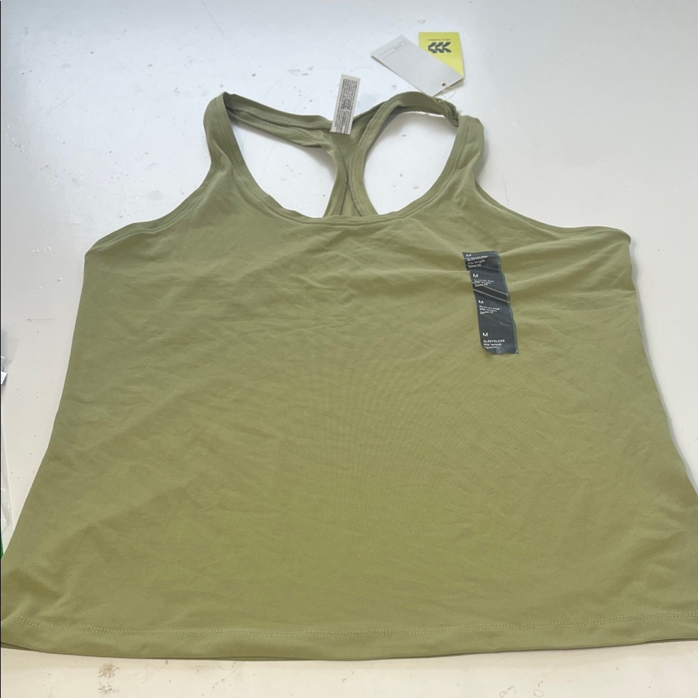 All in Motion Medium Green Sleeveless Hip Length Semi Fit Athletic Tank Top NWT